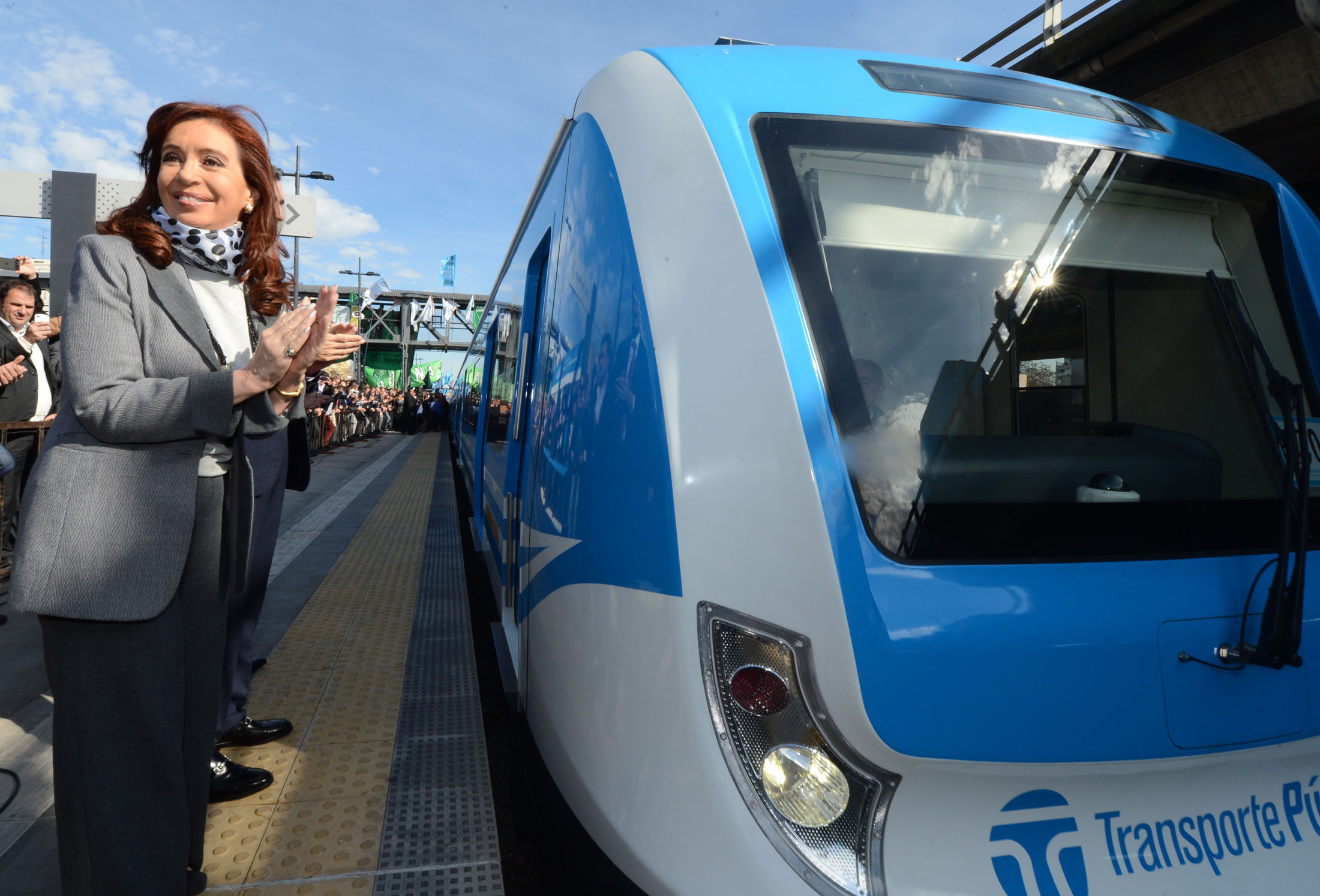 Ya Están Funcionando Los Nuevos Trenes De Ferrocarril Sarmiento Cristina Fernandez De Kirchner 9299