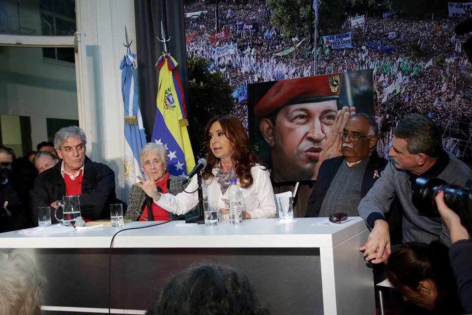 Cristina en el Instituto PATRIA: Hay que tener las ideas en la cabeza y el  corazón con la gente | Cristina Fernandez de Kirchner